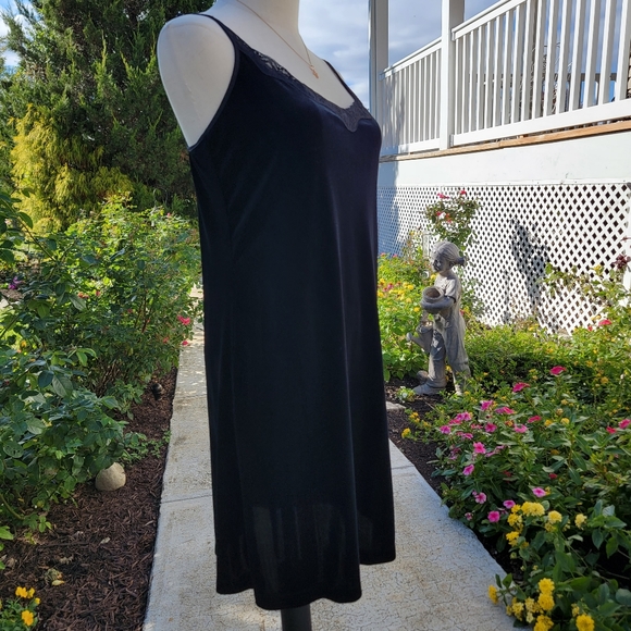 GILLIGAN & O'MALLEY ♡ Gorgeous Vintage SOFT Black Midi Velvet Robe with Belt S/M - Picture 15 of 17